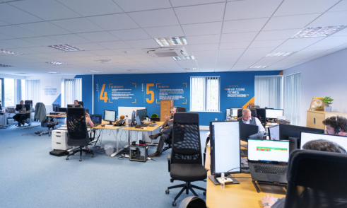 Computer Studio IT support office