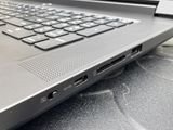 Lenovo Legion 9i Gen 10, side port selection and webcam eShutter switch